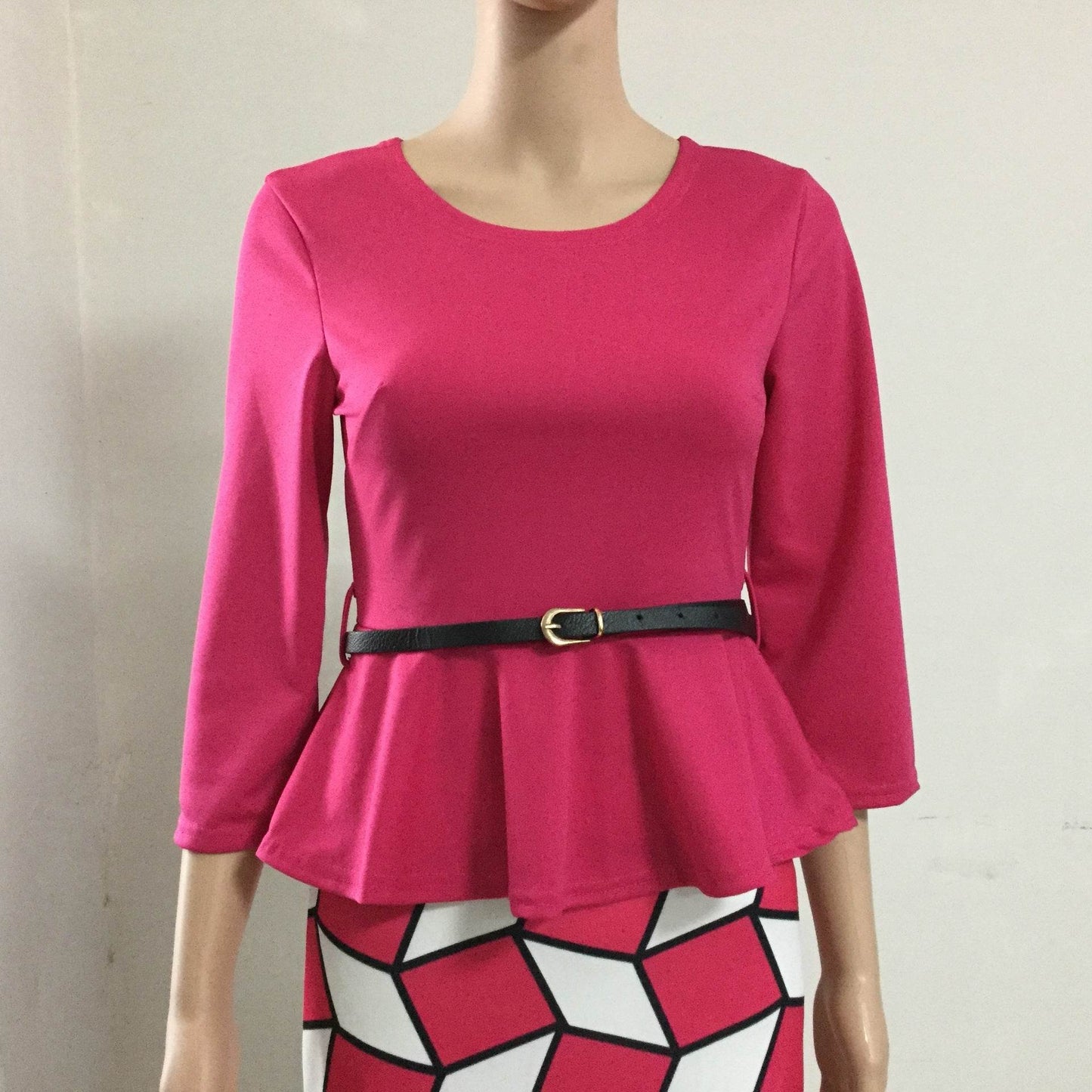 Elegant Fitted Dress with Ruffle Detail - Emprize360