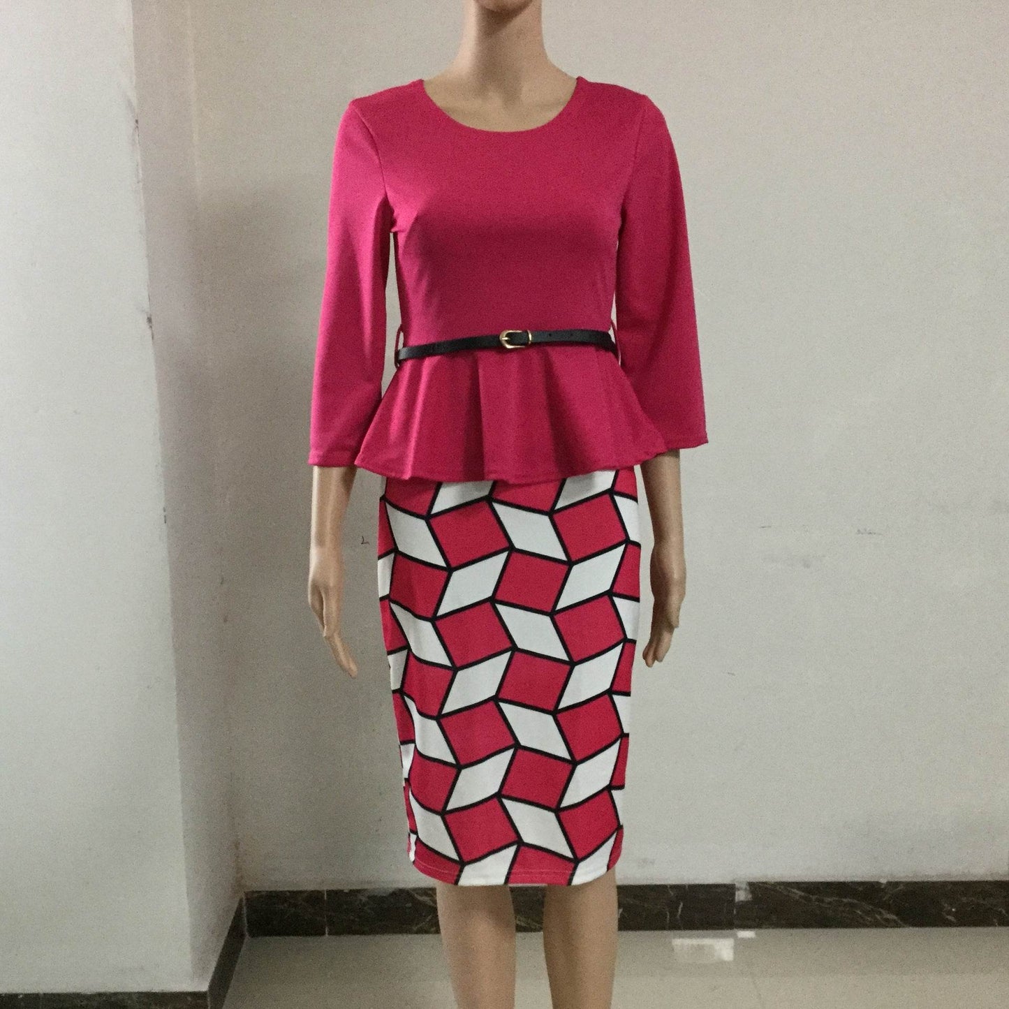 Elegant Fitted Dress with Ruffle Detail - Emprize360